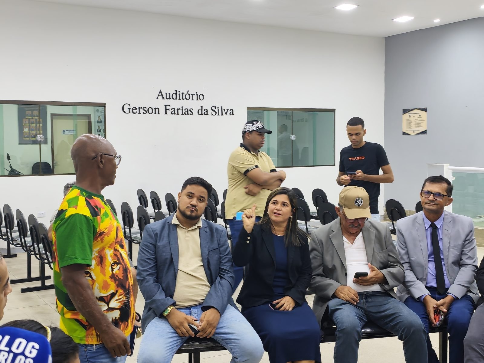 VEREADORA ÉRICA DE LULU PROPÕE REPASSE DE R$ 50 MIL E ÔNIBUS PARA GRUPOS DE MARACATU EM ARAÇOIABA